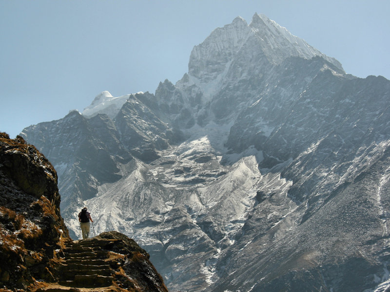 En route to Kyangjuma, Kangtega rising in the background