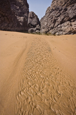 trail to the rocks