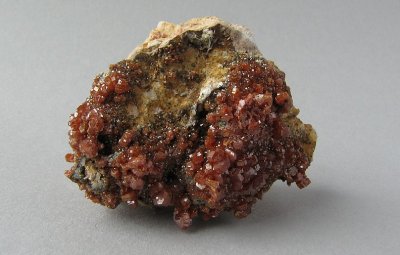 Vanadinite \ Matrix