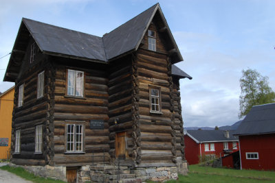 350 years old house in Ose Setesdalen.jpg