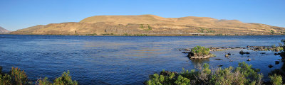Columbia River pano 1 small.jpg