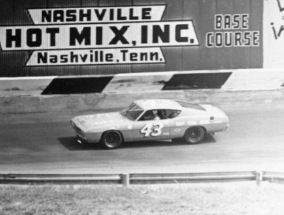 1969 400 Richard Petty Ford