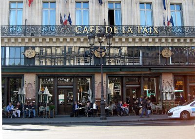 Caf at the Place de l'Opera