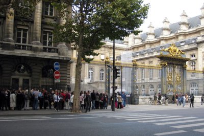 The queue to enter the Saint Chapelle