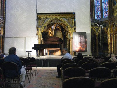 Waiting for a piano concert in Sainte Chapelle