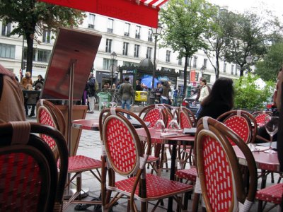  Caf� on rue Saint Antoine