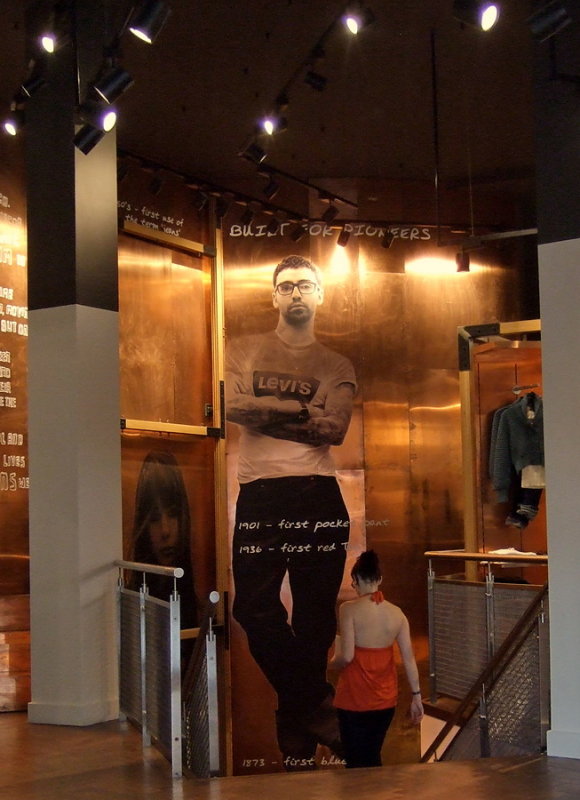 DSCF0020Levis.jpg
