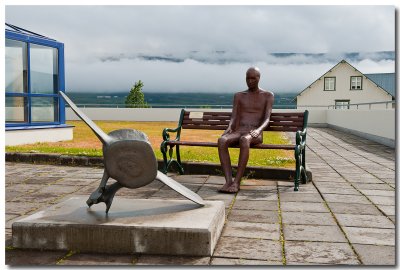 Akureyri: statue