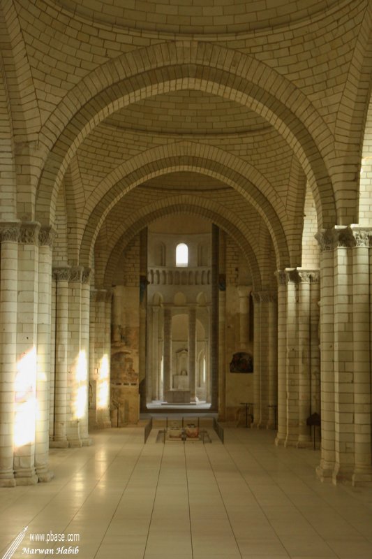 Abbaye de Fontevraud - Nef centrale de lAbbaye