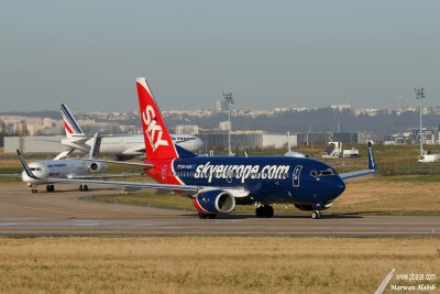 Boeing 737-700 SkyEurope
