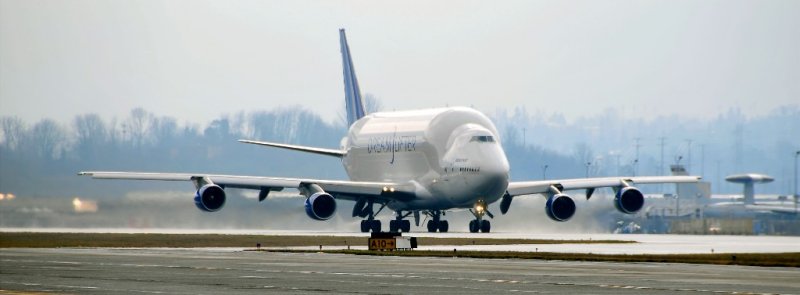Dreamlifter on takeoff