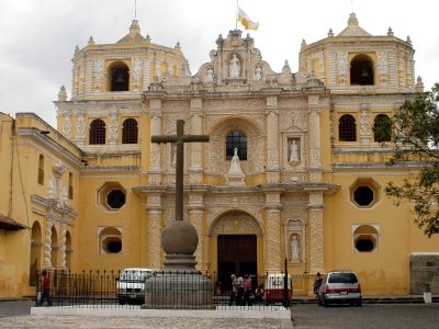 yellow church La Merced