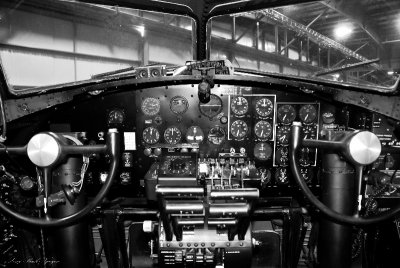 B-17F cockpit