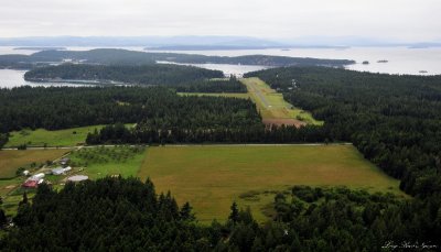 obstructions on runway 25 at Roche Harbor Airport (WA09)