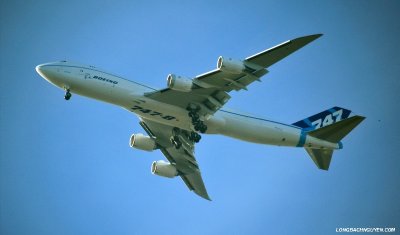 747-8 1500feet overhead