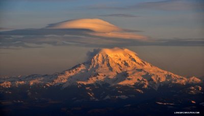 Mt Rainier with lenticular and cap clouds