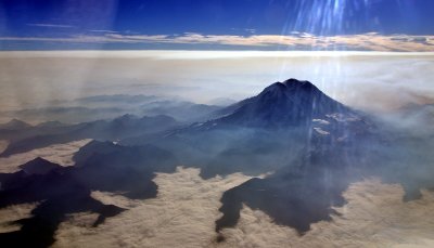 bad smoke over Mt Rainier  