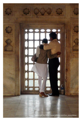Couples at Agra fort