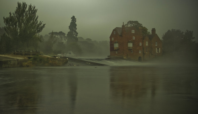 Fladbury River Avon