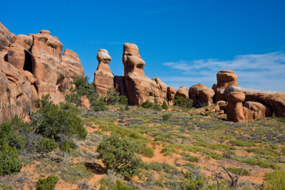 Easter Island Statue Rocks trail to Landscape Arch