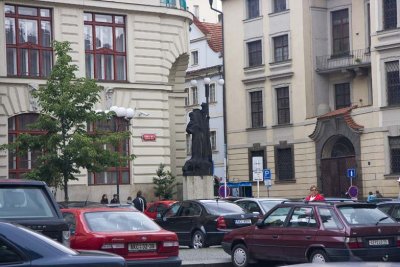 Statue at right corner of the New Town Hall