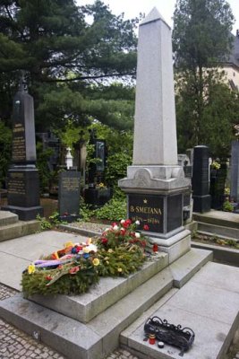 Smetana's grave in Vysehrad cemetery
