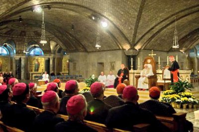 Pope celebrated Mass in Crypt Church