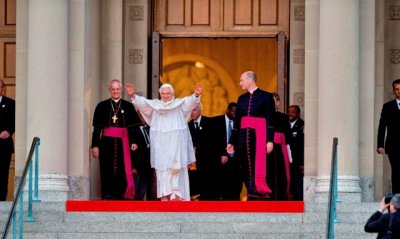 The Pope's leaving the Shrine