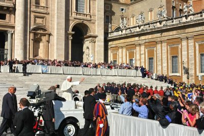 The Pope started from 1st row  IMG_1829.jpg