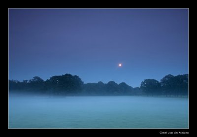 4832 fog and full moon Eerde, Ommen
