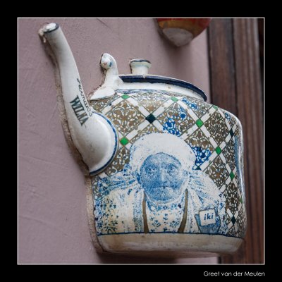 1054 Lithuania, teapot in wall in Vilnius