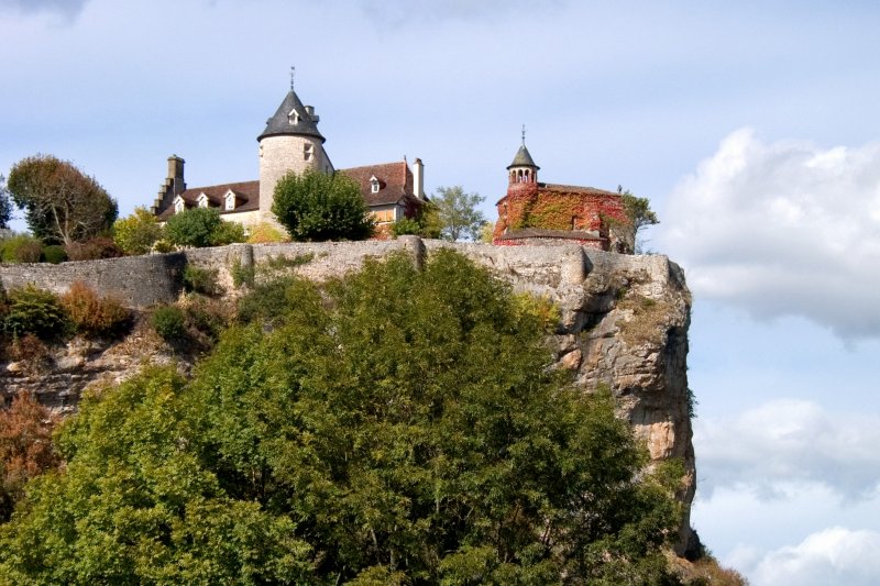 Belcastel above the village of Lacave