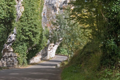 The road to Carennac hugs the cliffs