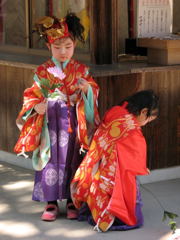 Kimono-clad sisters