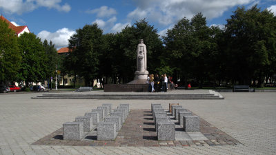 Martynas Mavydas statue on Lietuvninkų aiktė
