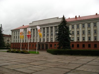 Soviet-era school on Resurrection Square