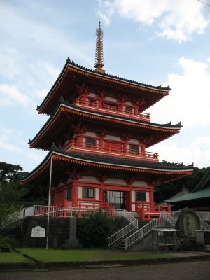 Sanjūdaitō (Three-storied Pagoda)