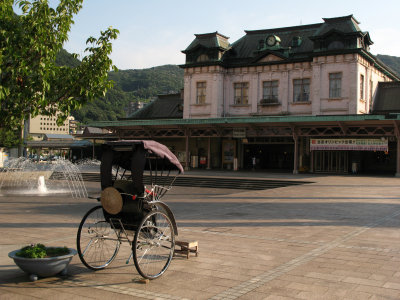 Lonely rickshaw out front of Mojikō Station