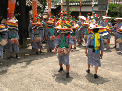 Dancers in the center of the group