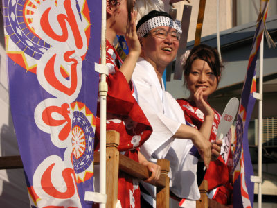 Smiling faces on the float