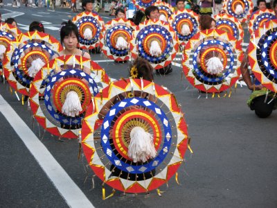 Ducking down behind the umbrellas