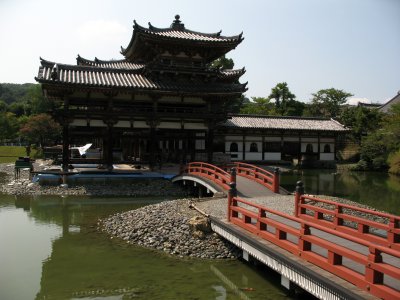Red bridge leading to the Hōō-dō, Byōdō-in