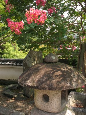Stone lantern and summer flowers, Byōdō-in