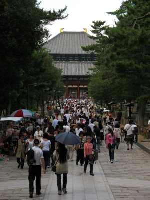Tourists packing the path to Tōdai-ji