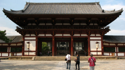 Inner gate of Tōdai-ji leading to the Daibutsu-den