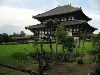 Daibutsu-den seen from the southeast corner