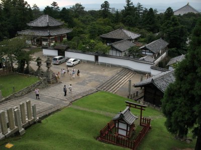Surrounds of Nigatsu-dō