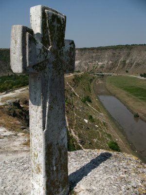 Stone cross atop the plateau