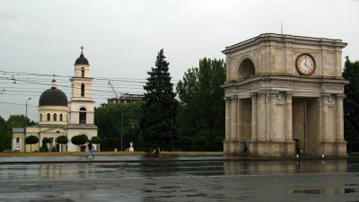 Orthodox Cathedral & Arcul de Triumf