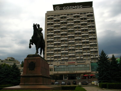 Hotel Cosmos and Grigori Kotovsky statue